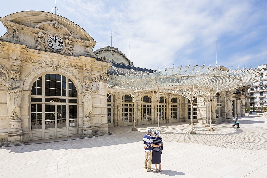 Frankreich, Puy-de-Dôme, Vichy, Palais des Congres und Opernhaus Vichy