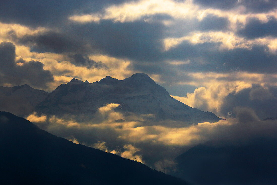 Blick von Fügen auf den Brandberger Kolm, Zillertal, Tirol, Österreich