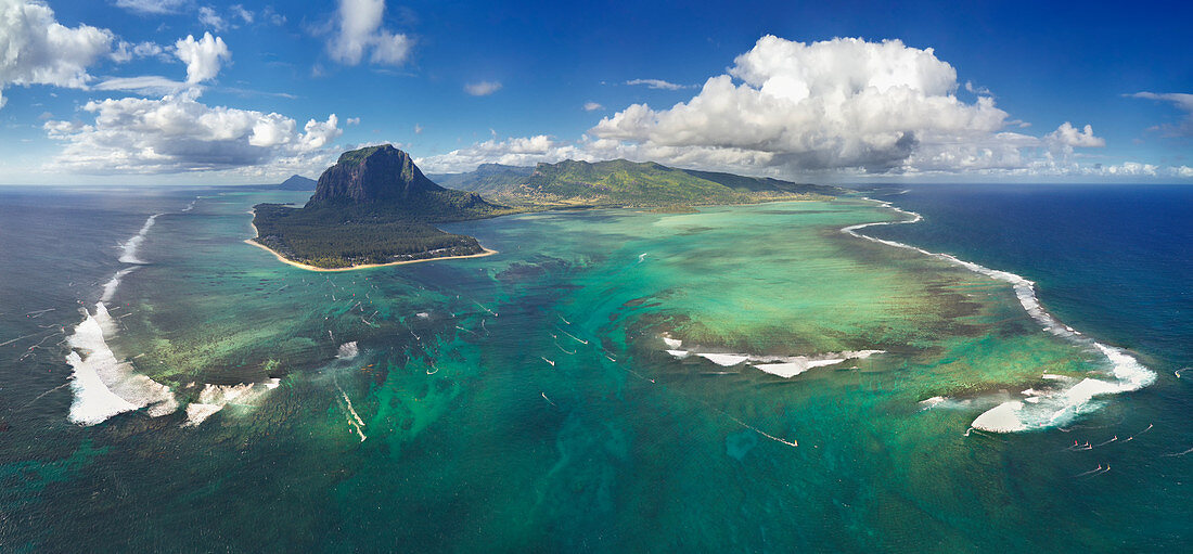 Der berühmte Unterwasser-Wasserfall bei Le Morne an der Südküste, Unesco-Weltkulturerbe, Mauritius, Indischer Ozean, Afrika