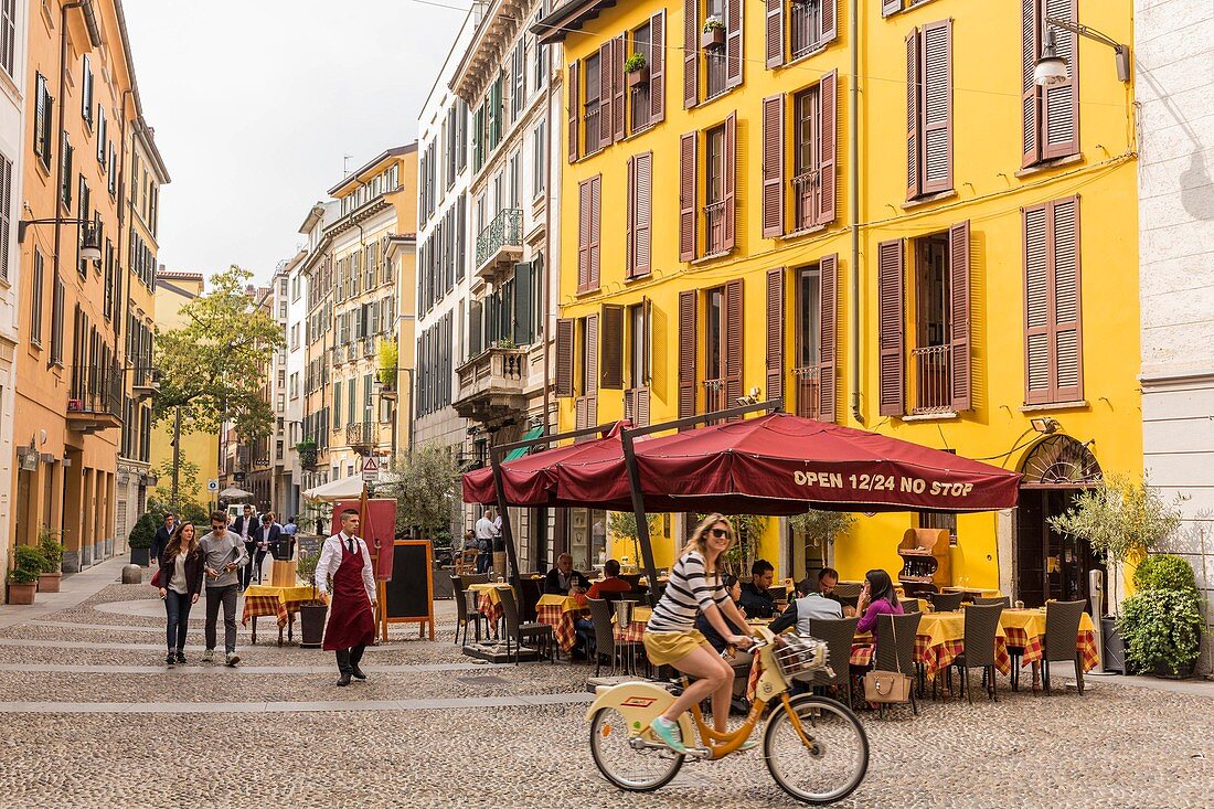 Italy, Lombardy, Milan, restaurant street via Marco Formentini