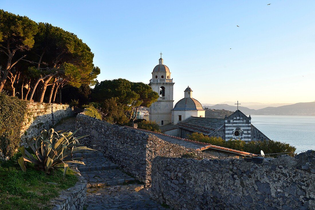 Italien, Ligurien, Cinque Terre, Nationalpark Cinque Terre, UNESCO-Weltkulturerbe, Portovenere, Golf der Dichter, Kirche San Lorenzo