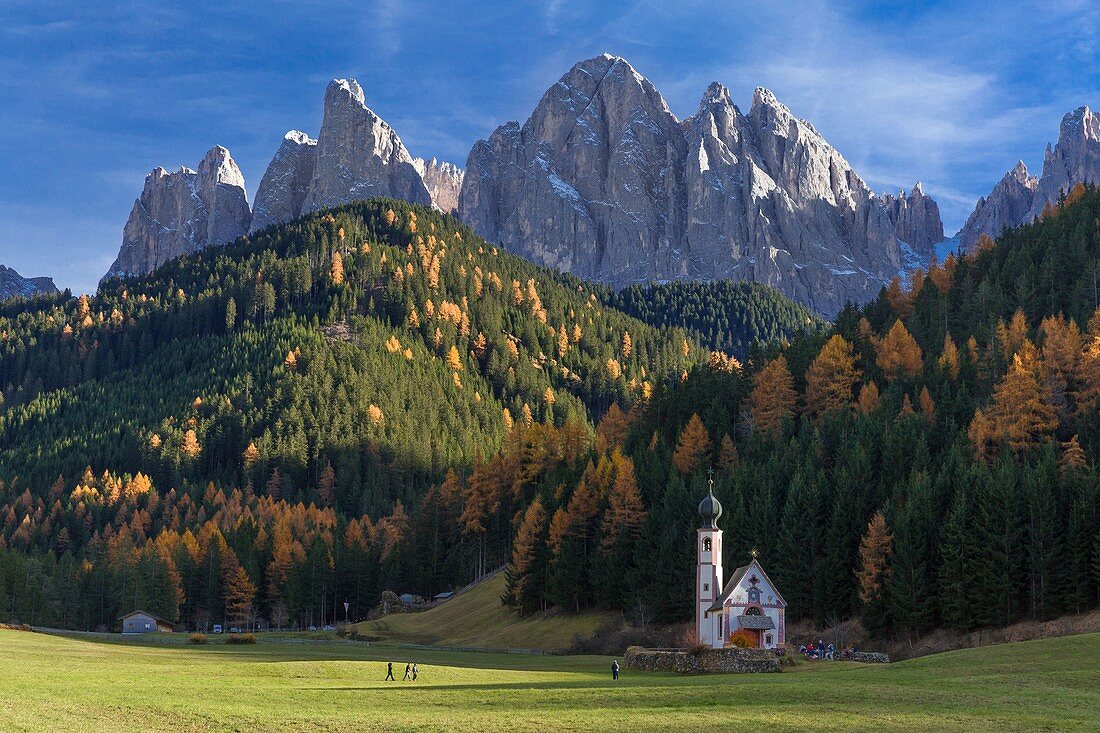 Italy, Trentino Alto Adige, Dolomites massif listed as World Heritage by UNESCO, Funes or Villnoss valley, Saint Johann church, Odle mountains, natural park Puez Odle