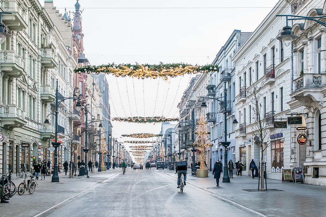 Weihnachtsdekoration in der Petrikauer Straße (Ulica Piotrkowska ), in Lodz, Polen, Europa