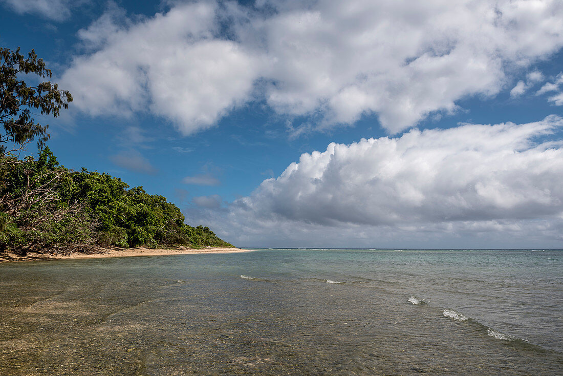 Einsamer Strand auf Efate, Vanuatu, Südsee, Ozeanien