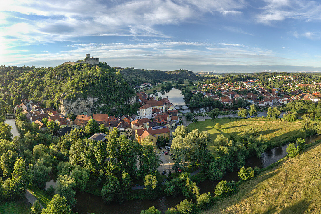 Luftbild des Markt Kallmünz am Abend, Regensburg, Oberpfalz, Bayern, Deutschland