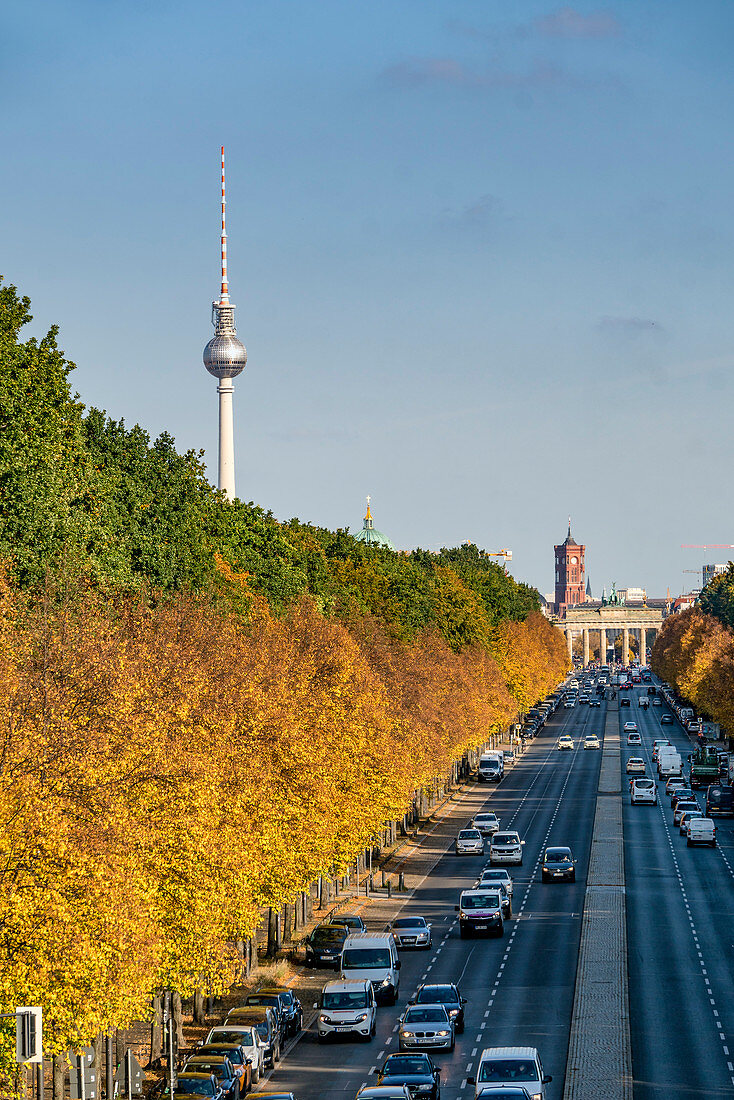 Strasse des 17. Juni, autumnal Tiergarten, Alex, TV tower, Berlin, Germany