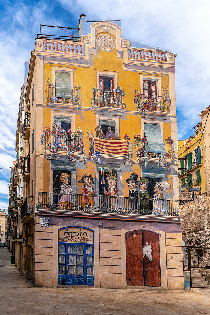 Fassade von Carlos Arola Vera, Placa dels Sedassos, Tarragona, Katalonien, Spanien