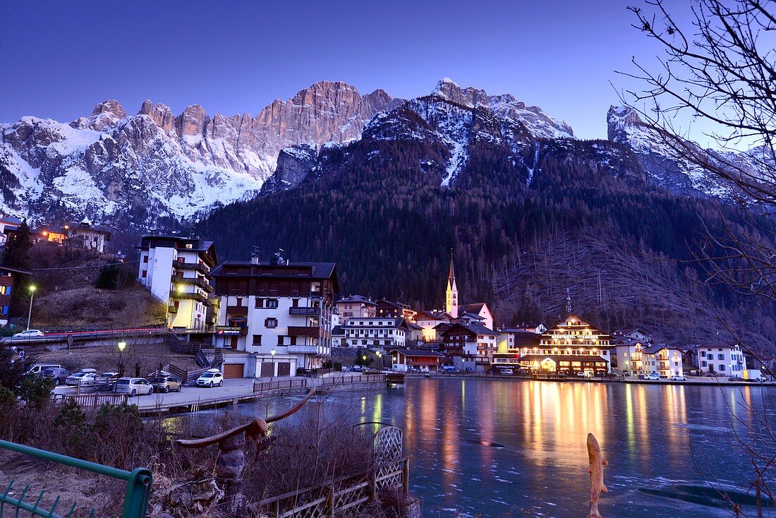 Alleghe mit Monte Civetta, Dolomiten, Belluno, Venetien, Italien