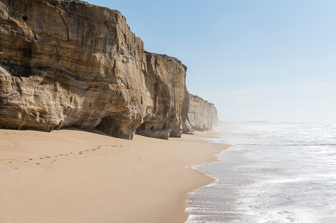 Steep coast on the beach &quot;Praia d'El Rei&quot;, Amoreira, Portugal