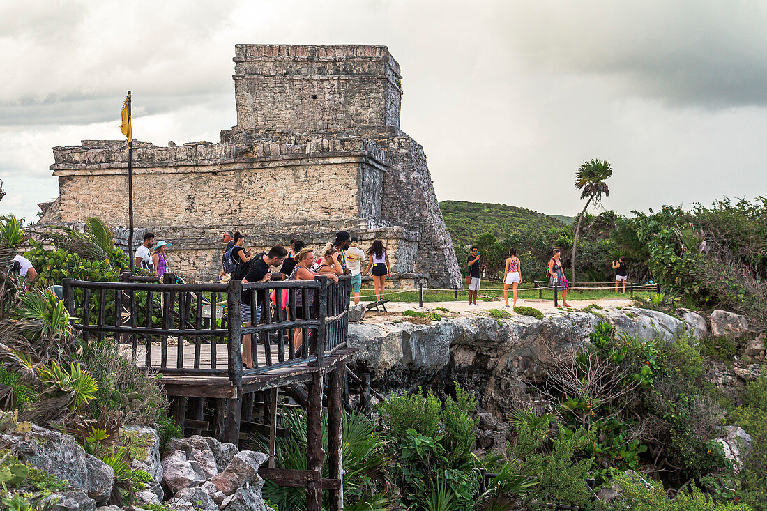 Coastal ruins in the grounds of the Mayan sites of Tulum, Quintana Roo, Yucatan Peninsula, Mexico