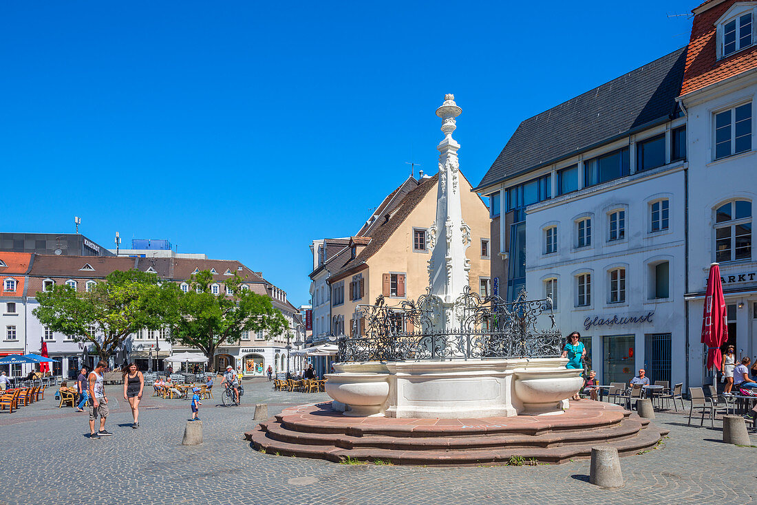 Brunnen am St. Johanner Markt, Saarbrücken, Saarland, Deutschland