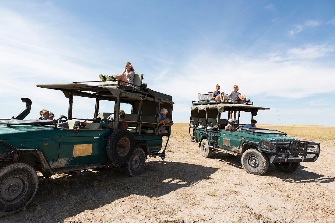 safari vehicles, Kalahari Desert, Makgadikgadi Salt Pans, Botswana