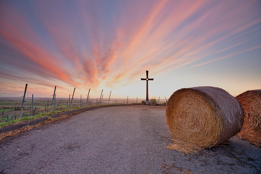 Kreuz auf der Kalb, Iphofen, Kitzingen, Unterfranken, Franken, Bayern, Deutschland, Europa