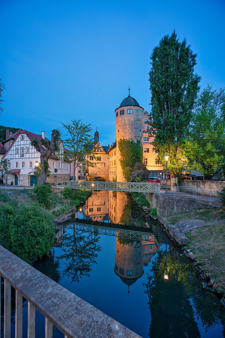 Blaue Stunde in Marktbreit am Main, Kitzingen, Unterfranken, Franken, Bayern, Deutschland, Europa