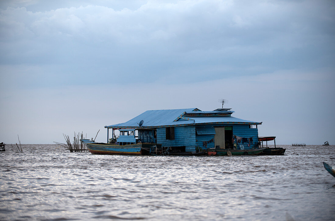 Cambodia, Siem Raep, Angkor, Tonle Sap Lake, Floating house