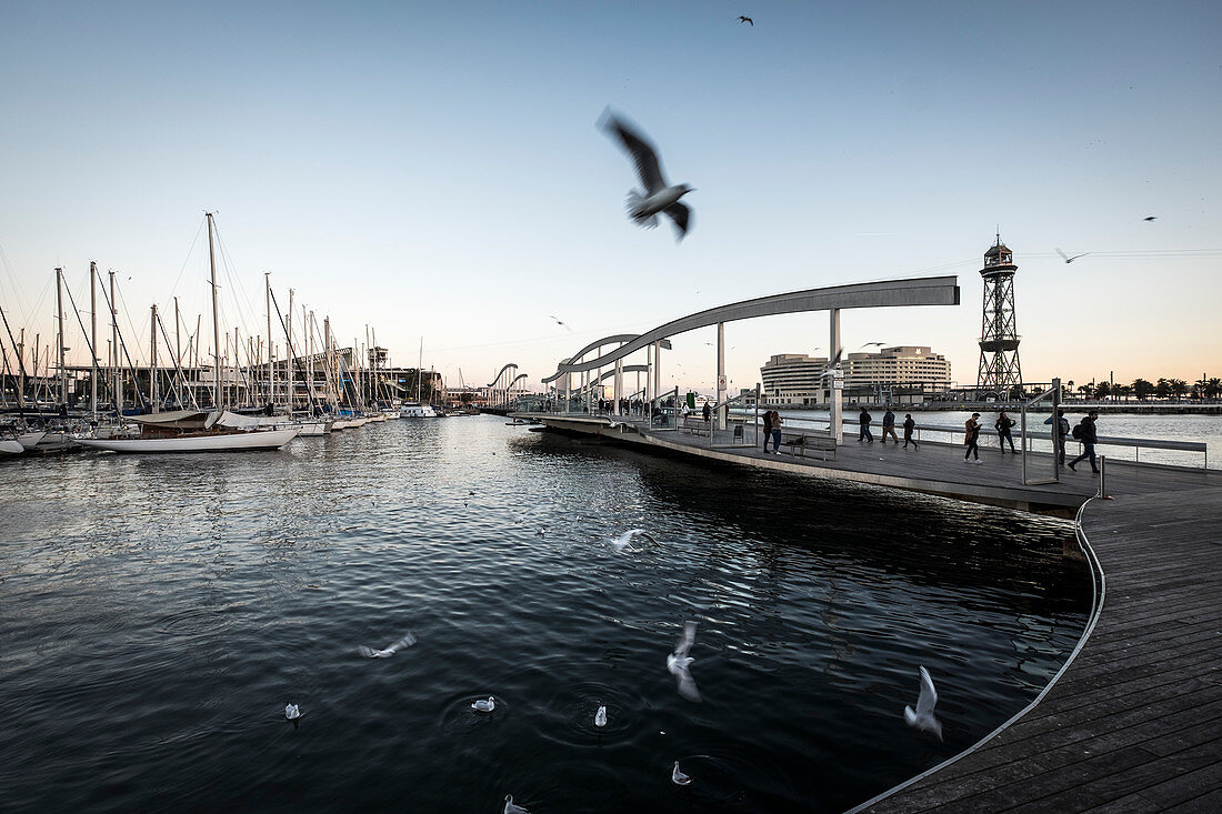 Rambla de Mar, Maremagnum, Port Vell, Barcelona, Katalonien, Spanien