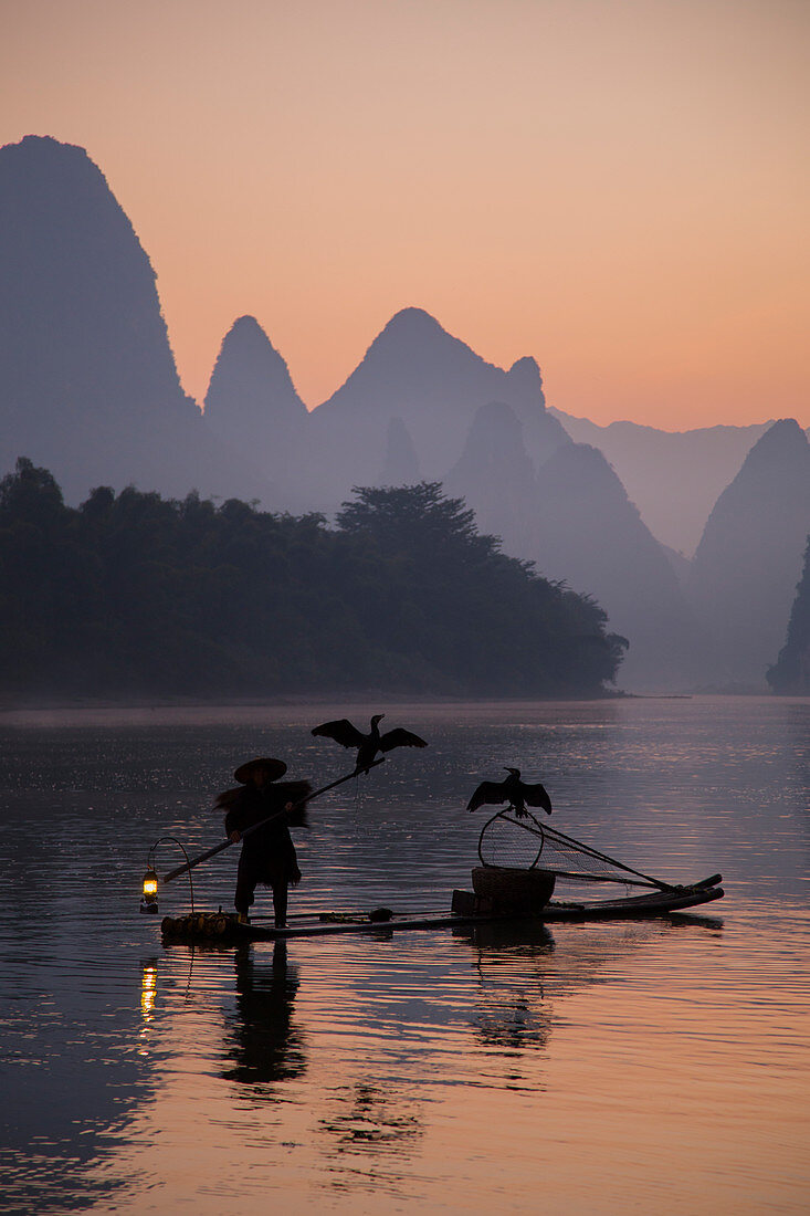 Cormorant Fisherman on River Li Guilin Region Guangxi, China LA008361