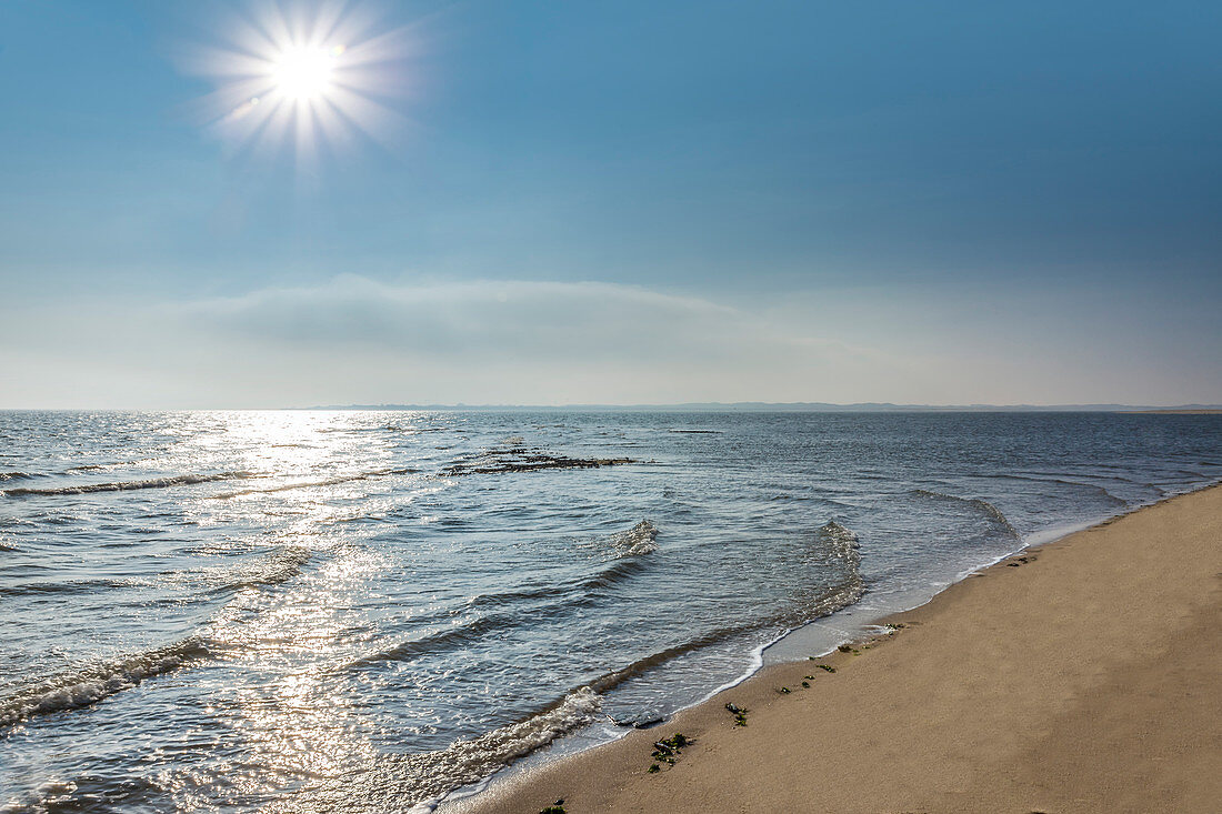 Sandstrand auf der Ellenbogen-Halbinsel bei List, Sylt, Schleswig-Holstein, Deutschland