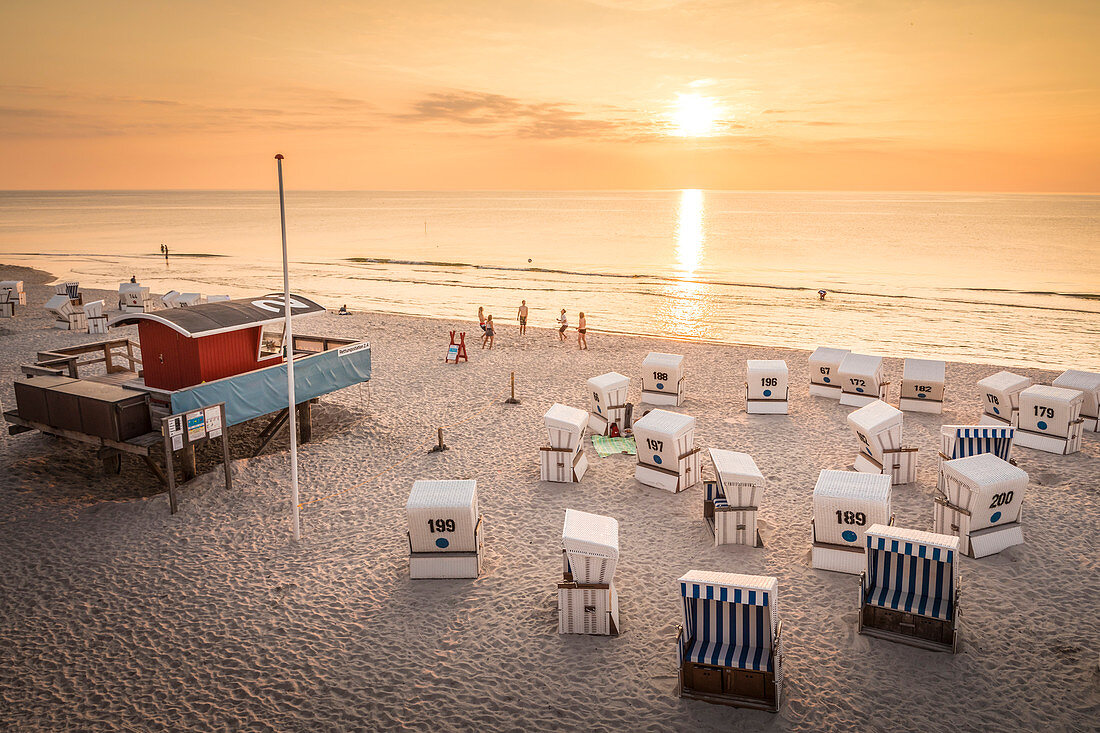 Beach chairs on the west beach of Kampen in the evening light, Sylt, Schleswig-Holstein, Germany