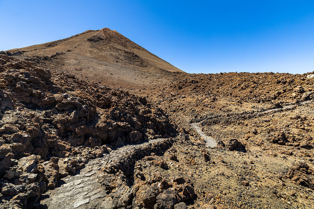 Sicht vom Teide Vulkan (3.555 m) auf Gipfel "Pico del Teide" im Teide Nationalpark, Teneriffa, Spanien