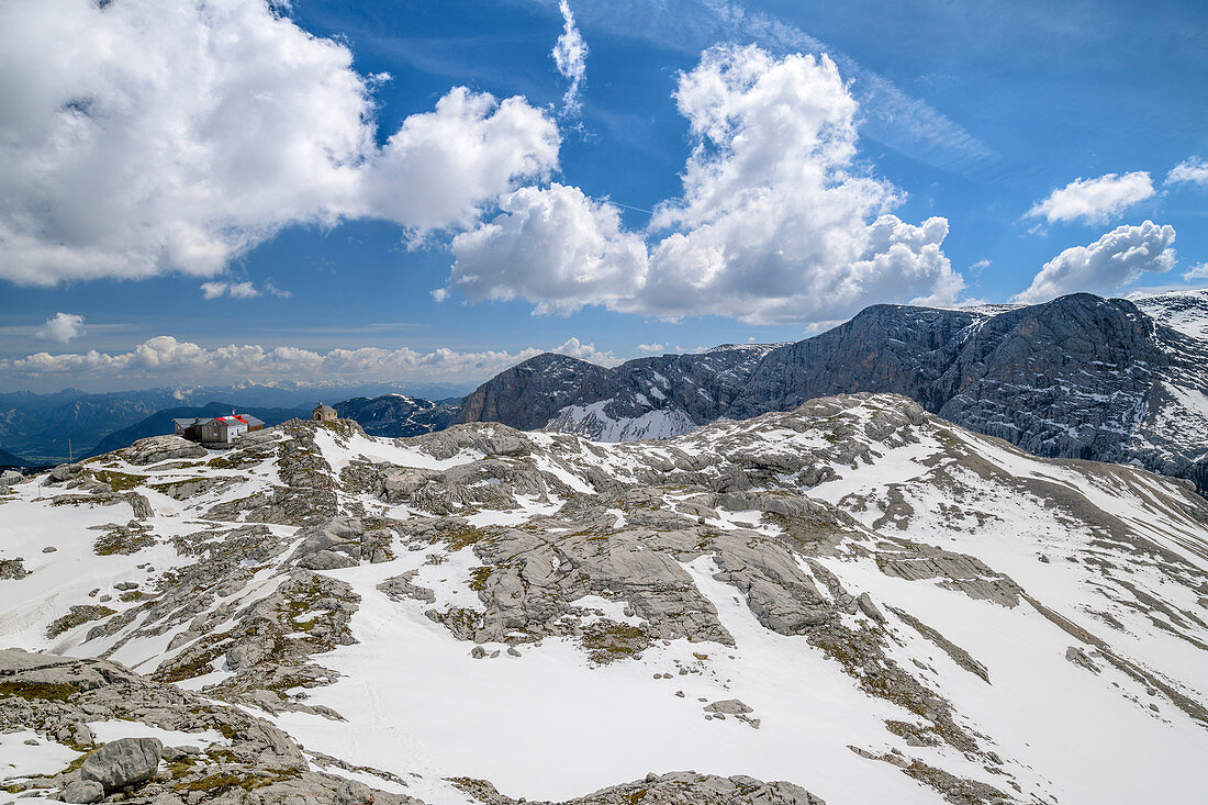 Wolkenstimmung über Dachsteingebirge, Simonyhütte im Hintergrund, Dachstein, Oberösterreich, Österreich