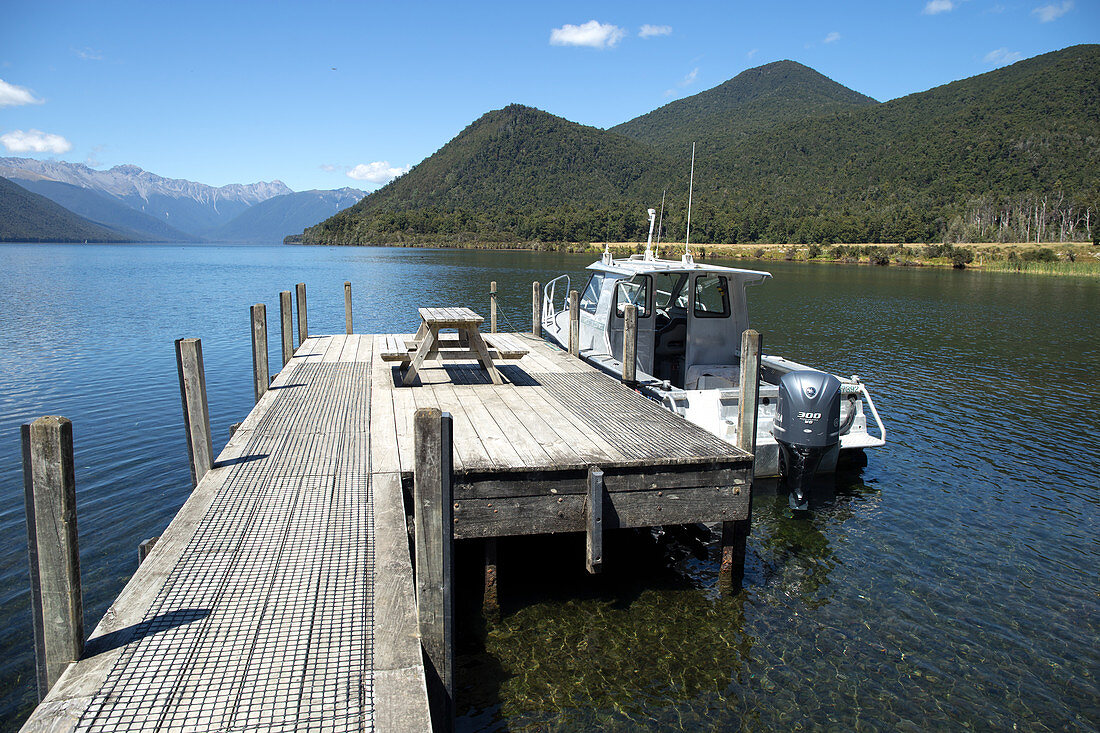 Boot am Lake Rotorua im Nelson Lakes National Park, Neuseeland