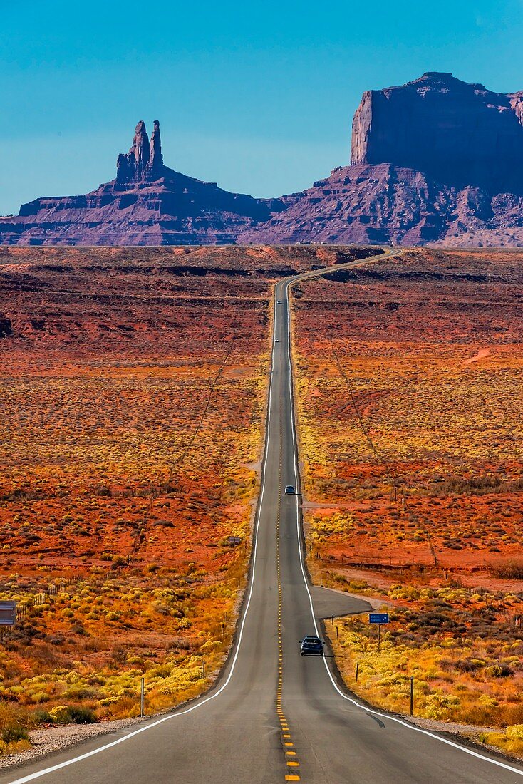 Dramatischer Blick nach Süden auf dem Highway 163 zum Monument Valley, in der Nähe von Mexican Hat, Utah USA