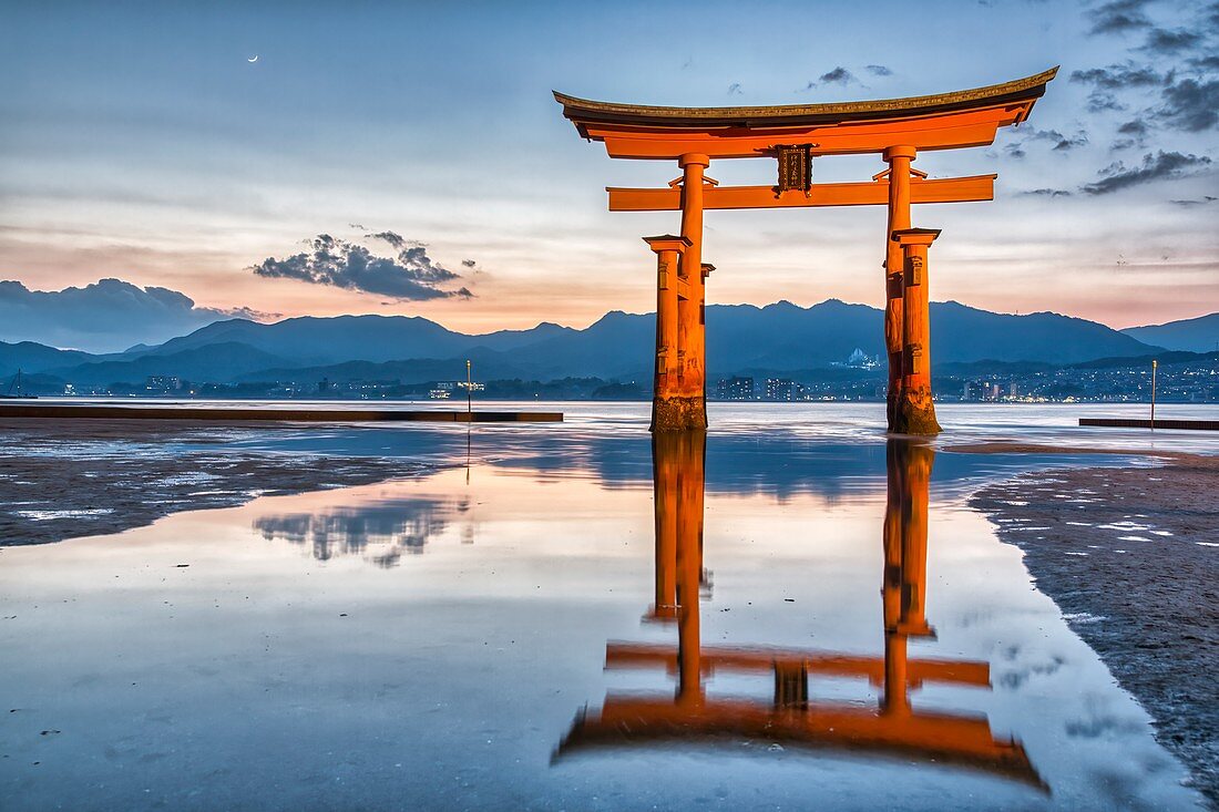 Miyajima, Itsukushima, Japan, Itsukushima-Schrein und schwimmendes Torii-Tor