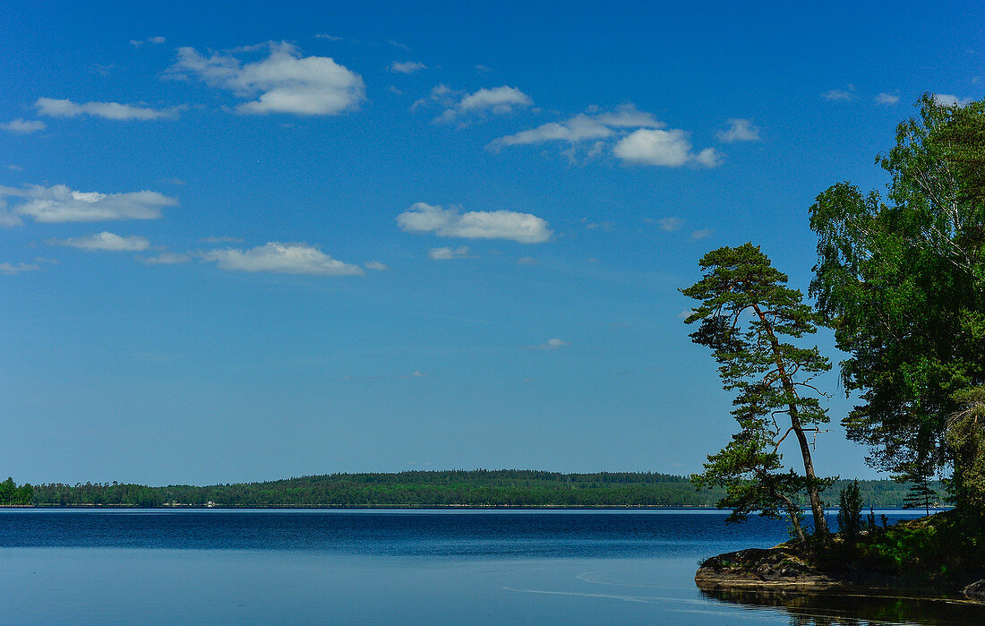 Einer der unzähligen Seen zwischen Unnaryd und Hyltebruk, Halland, Schweden