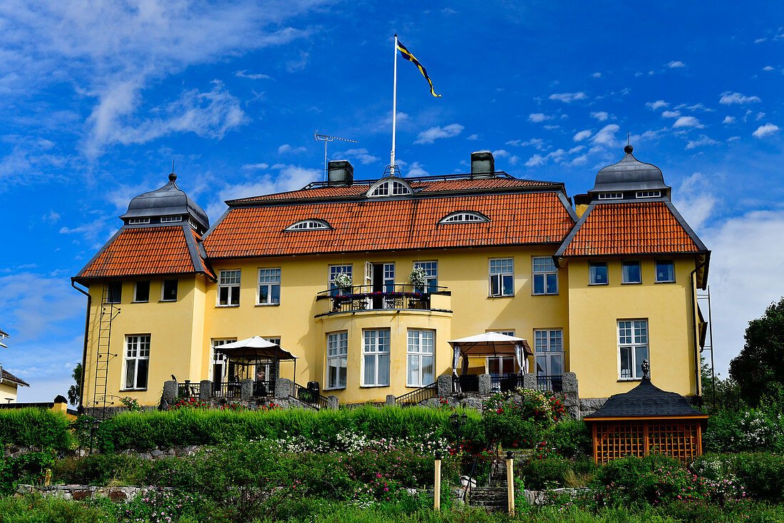 Stately villa with garden in Sollerön, Dalarna province, Sweden