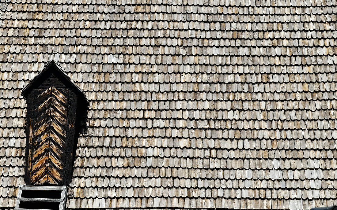 Nahansicht vom Schindeldach eines Holzturmes, Kopparberg, Provinz Örebro, Schweden