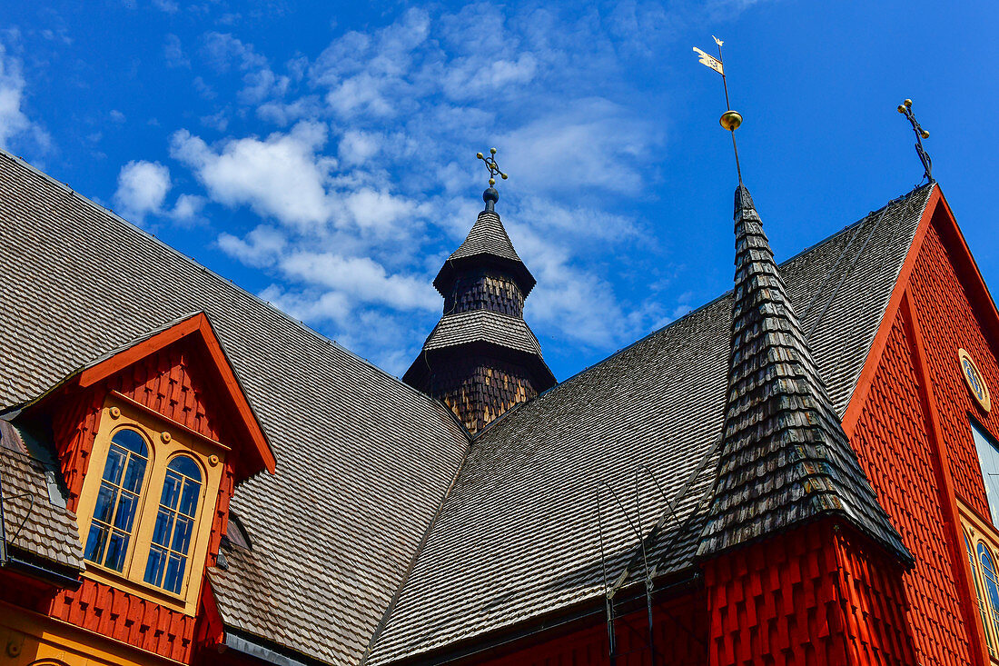 Holzkirche mit Schindeldach und Turm, Kopparberg, Provinz Örebro, Schweden