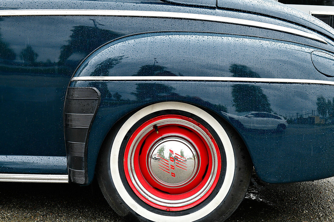 Mudguard and hubcap of a Ford classic car, Bräcke, Jämtland Province, Sweden