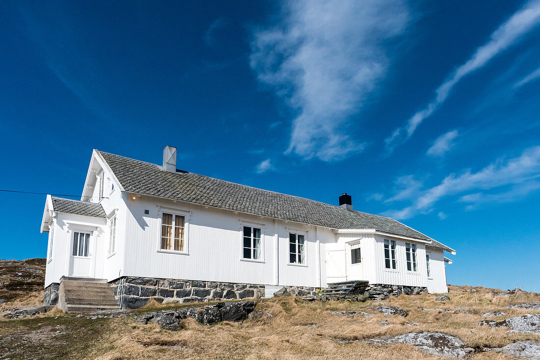 Blick auf das Fischerheim der Insel Nordöyan, Fischerdorf, Folda, Namdalen, Tröndelag, Norwegen