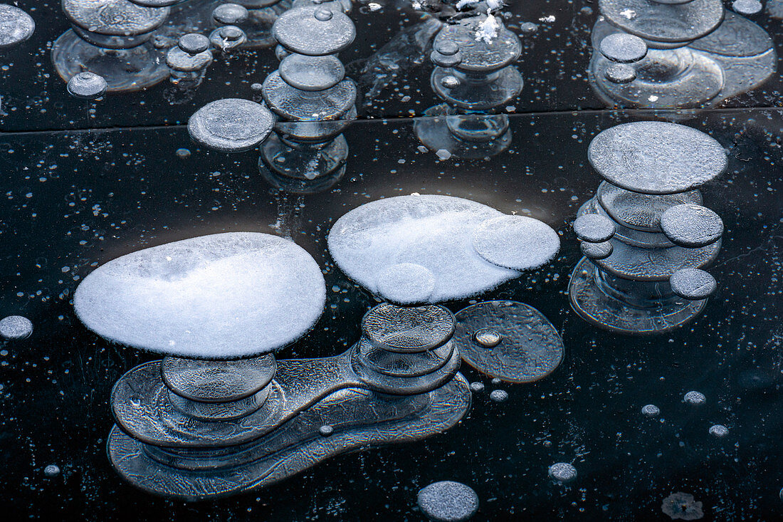 Close up of ice bubbles, Lake Sils, canton of Graubunden, Engadine, Switzerland, Europe