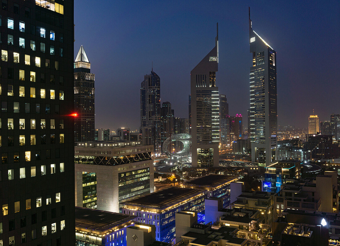 Nachtszene, Jumeirah Emirates Towers, Dubai, Vereinigte Arabische Emirate