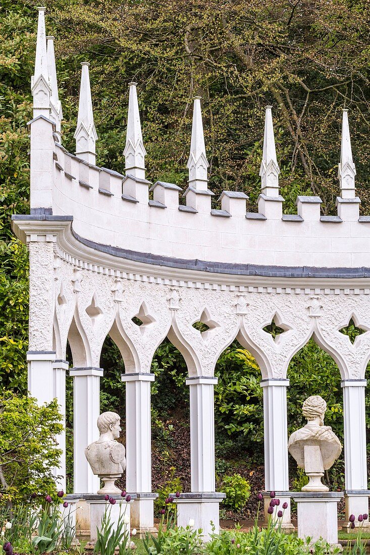 Vereinigtes Königreich, Gloucestershire, District Cotswold, Region Cotswolds, Painswick, Rokoko-Garten, typischer Garten des frühen 18. Jahrhunderts (Rokoko-Stil), der in den 1980er Jahren eröffnet wurde
