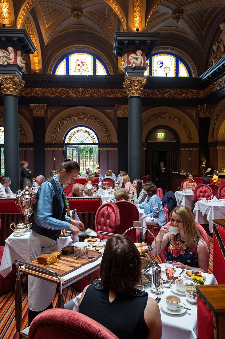 Vereinigtes Königreich, Nordirland, Belfast, das 5-Sterne-Hotel 'The Merchant' im alten Gebäude der Ulster Bank im Bereich der Kathedrale