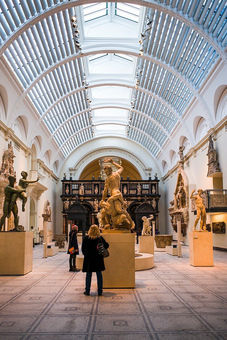 England, London, South Kensington, Victoria and Albert Museum, Skulpturengalerie