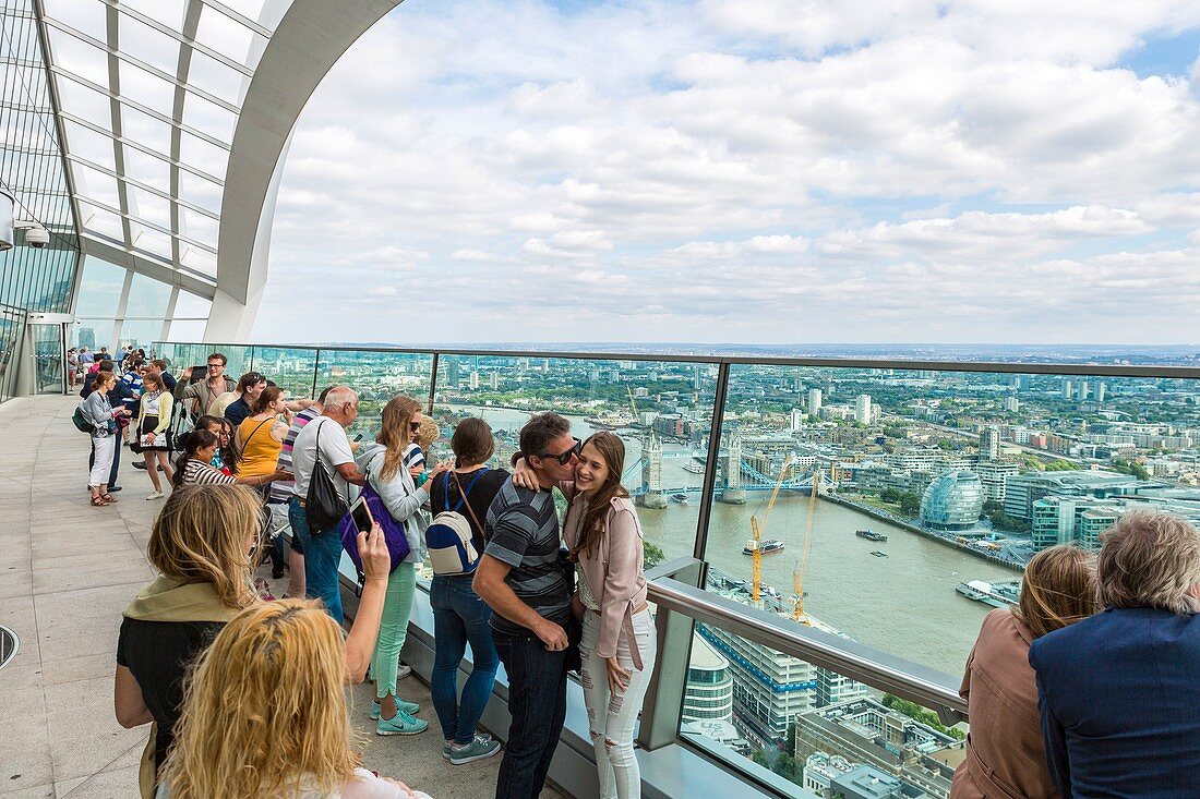 United Kingdom, London, City, Walkie Talkie tower, on the 35th floor, Sky Garden bar and restaurant, panoramic terrace