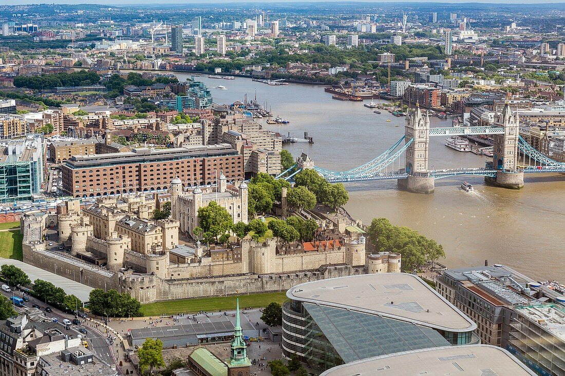 United Kingdom, London, Tower Bridge and Tower of London