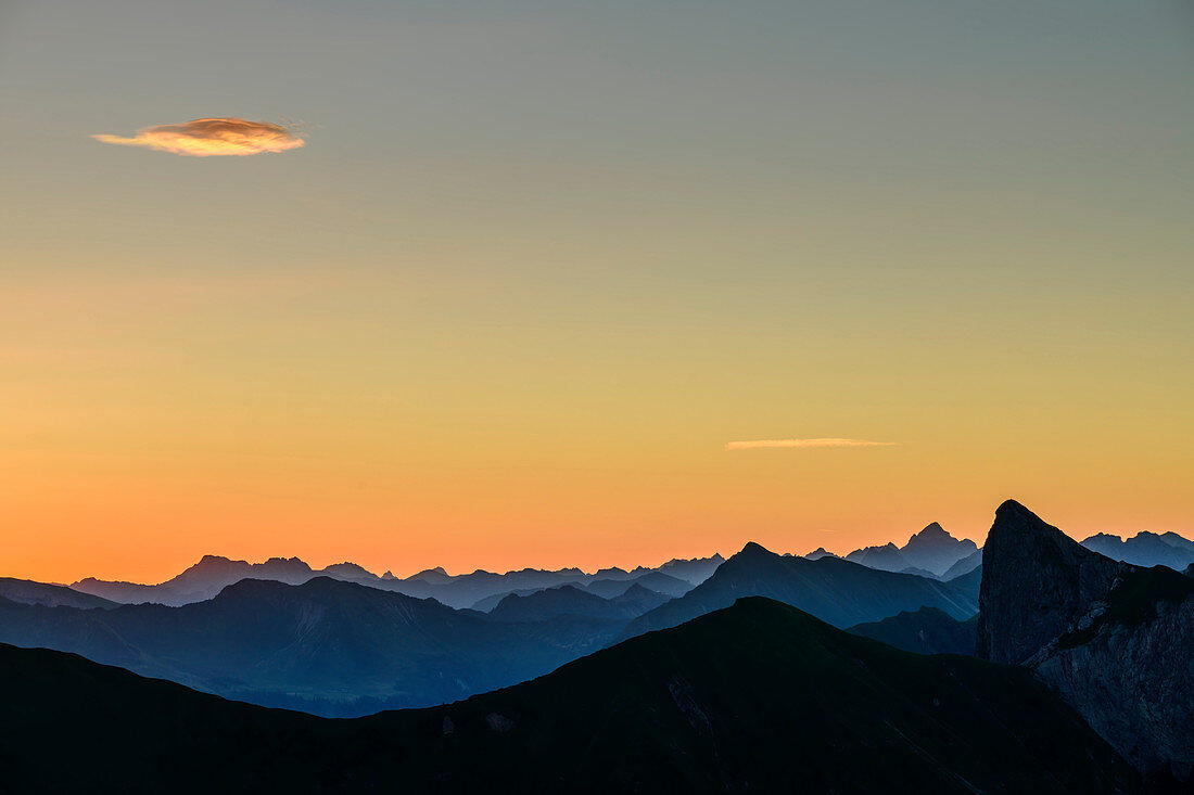 Mountain silhouettes at dawn with Allgäu Alps and Lechquellen Mountains, from the Zafernhorn, Großes Walsertal Biosphere Reserve, Bregenz Forest Mountains, Bregenzerwald, Vorarlberg, Austria