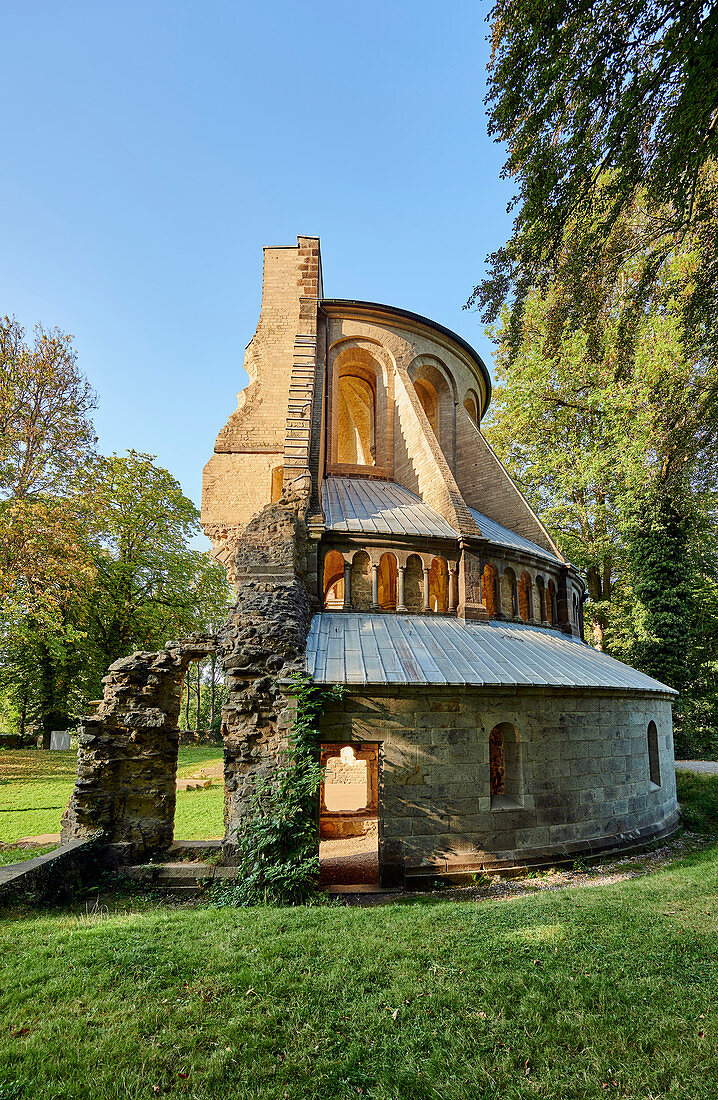 Ruine Kloster Heisterbach in der Abendsonne, Königswinter/Rhein, Nordrhein-Westfalen, Deutschland