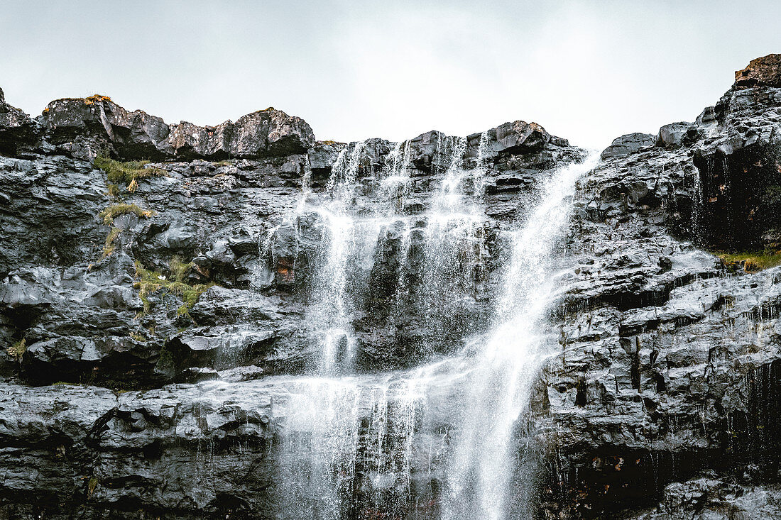 Der höchste Wasserfall auf den Färöer Inseln befindet sich auf der Hauptinsel Streymoy und hat den Namen Fossá