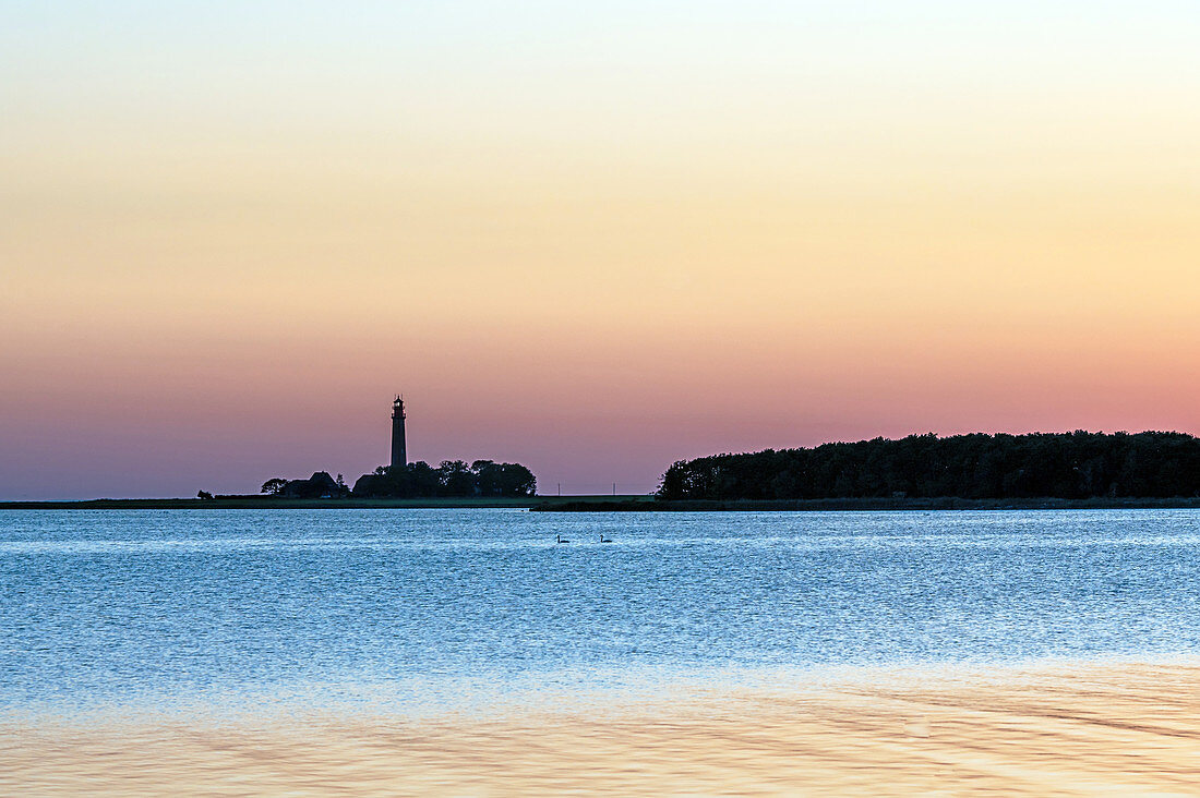 Evening mood with a view of the Flügger lighthouse, Ohrt, Fehmarn, Ostholstein, Germany