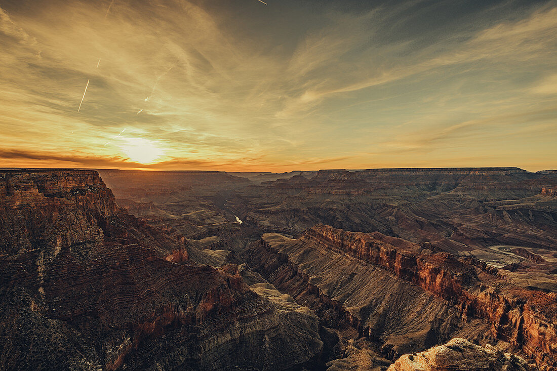 Sonnenuntergang am Südrand des Grand Canyon, Grand Canyon Nationalpark, Arizona, USA, Nordamerika