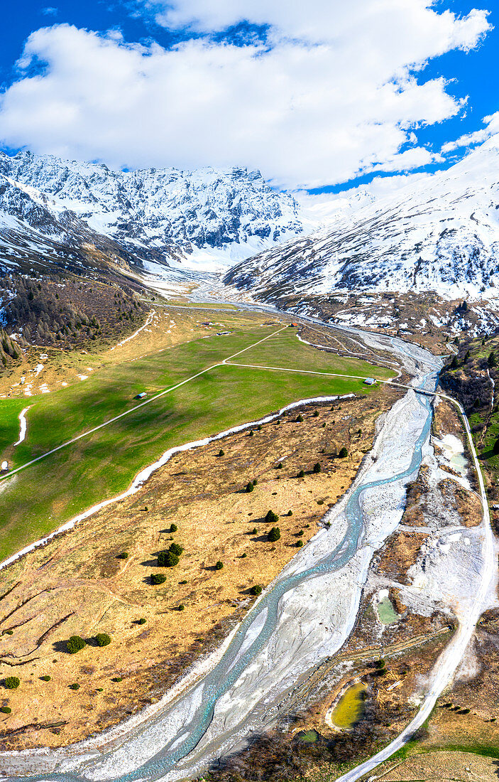 Luftaufnahme von Val Radons (Radons-Tal), Region Albula, Kanton Graubünden, Schweiz, Europa