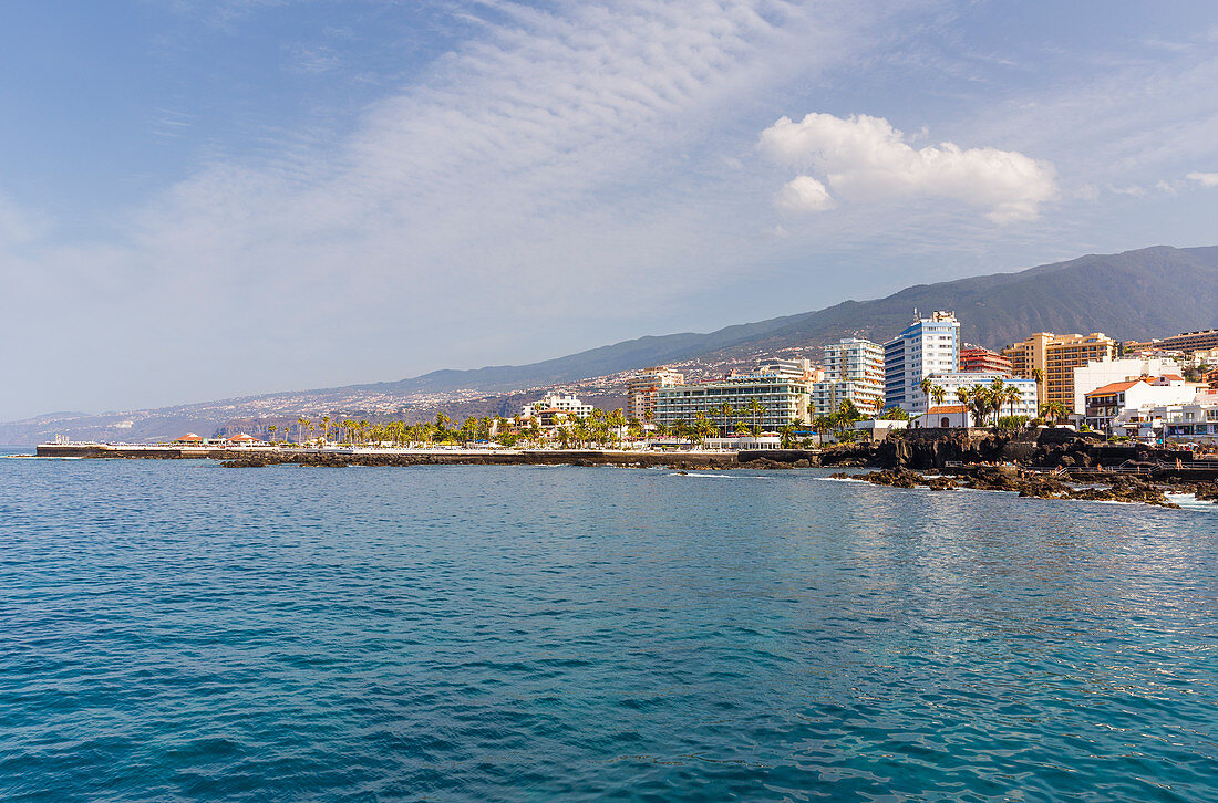 Spain,Canary Islands,Tenerife,Valle de La Orotava,view of Puerto de La Cruz 