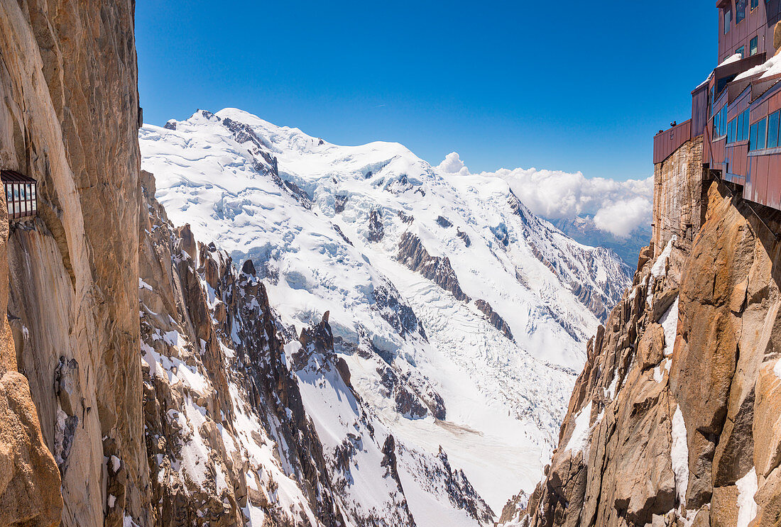 Mont-Blanc-Gruppe von der Aiguille du Midi aus. Chamonix, Alpen, Frankreich, Europ