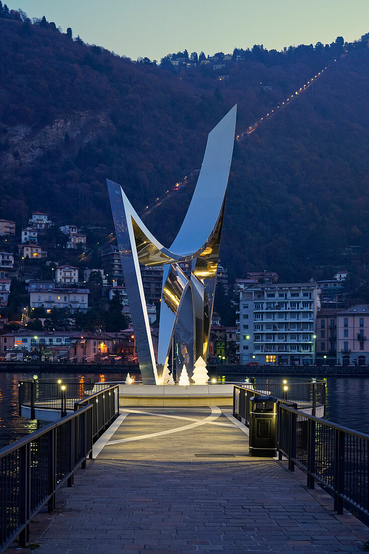 Italy, Lombardy, Como at sunrise in Winter